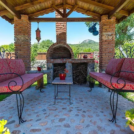 Levissi Villas 1 *