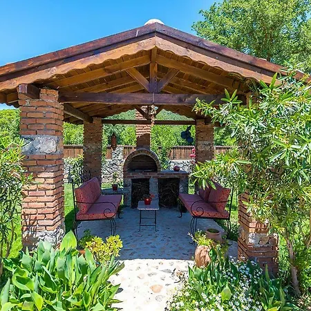 Βίλα Levissi Villas 1